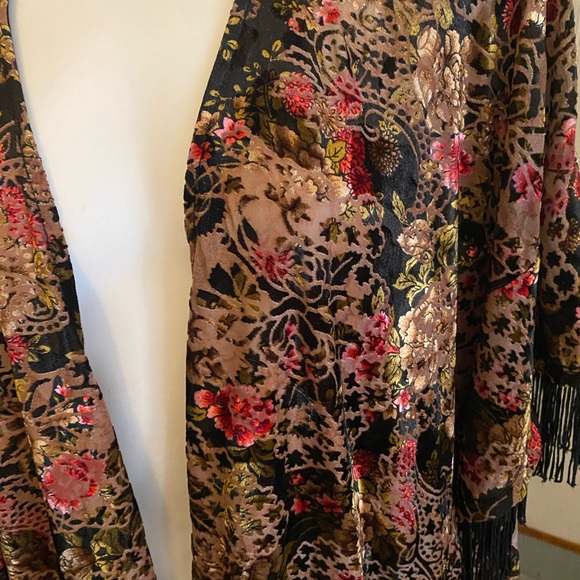 Mauve by Anthropologie Floral Fringe Kimono - Picture 6 of 9